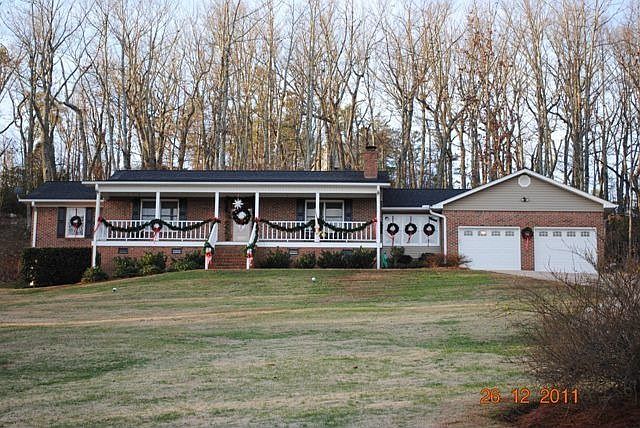 2nd image of 218 Rolling Hill Cir