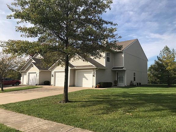 3rd image of 1424 SE Norwood Dr #143B