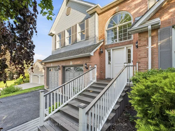 11 Gibson Pl, Pt Hope, ON L1A 4G8