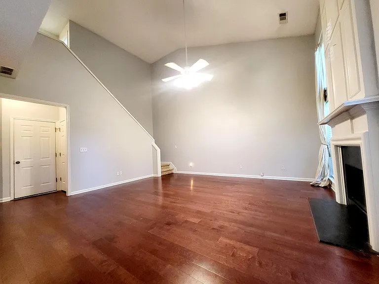 3209 Davenport Park Ln — Photo 9