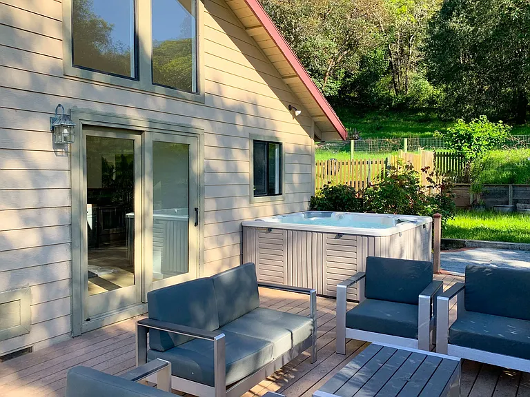 6564 Sonoma Mountain Rd — Photo 23