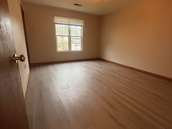 2nd image of 104C Middle St #104