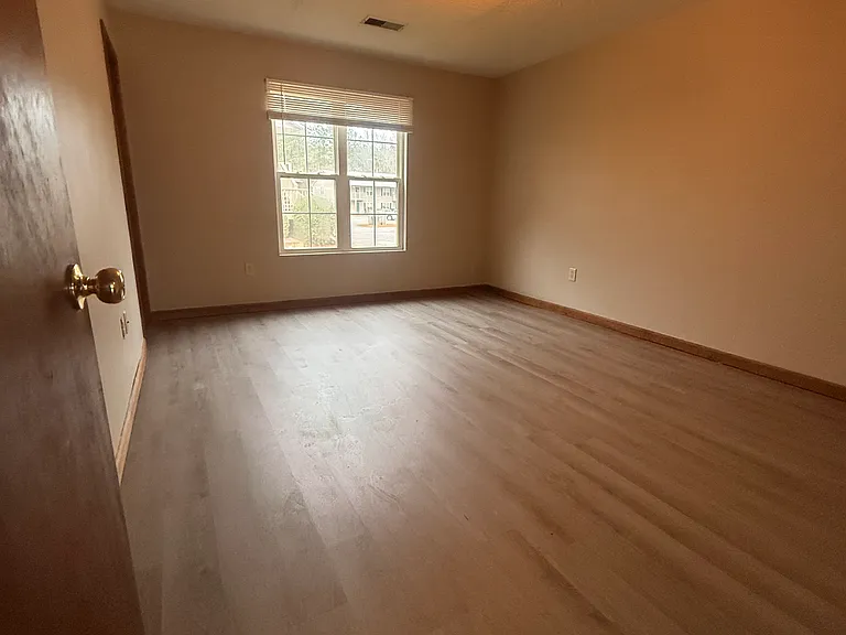 104C Middle St #104 — Photo 2