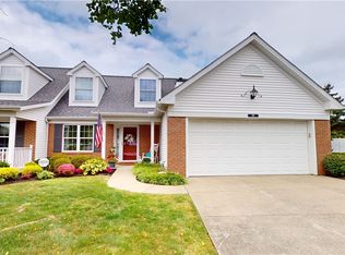 165 Heather Ln #27, Eastlake, OH 44095