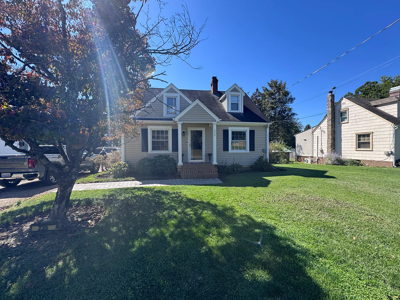 4 bed, 2.5 bath, 1705 sqft, $2,350 — Photo 1