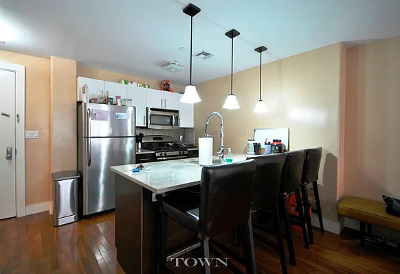 Rented by Town Residential | media 39