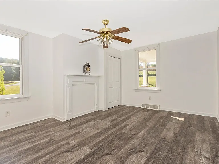 13634 Glissans Mill Rd — Photo 8
