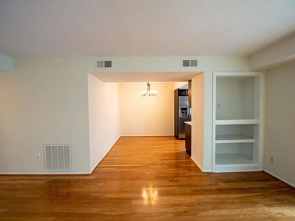 5th image of 120 Fort Evans Rd SE APT C