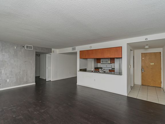 4th image of 1200 Brickell Bay Dr APT 3901