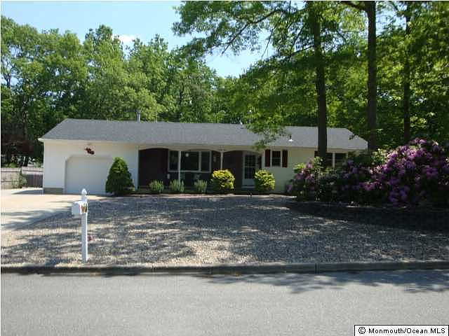 2nd image of 25 Laurelwyck Road