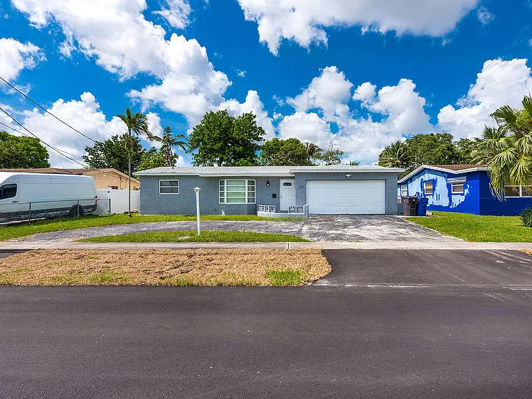 3400 NW 39th Ave — Photo 5