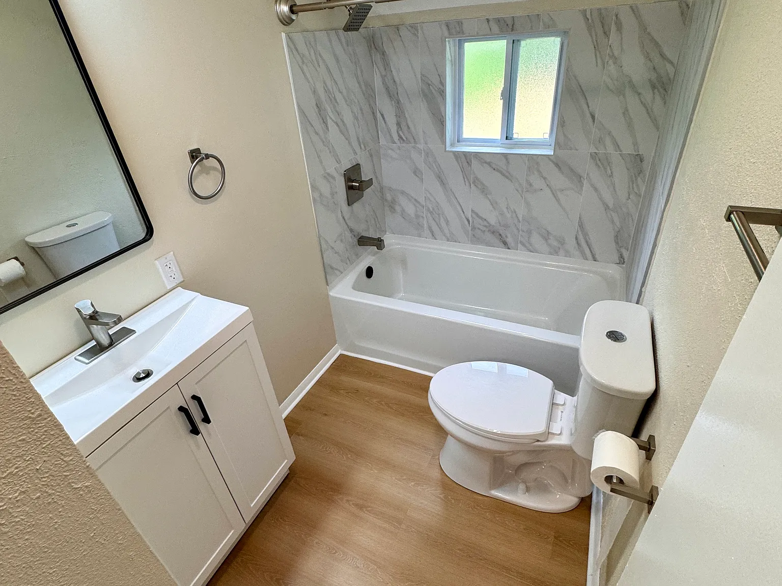 2 bed, 10 sqft, $1,350 — Photo 3