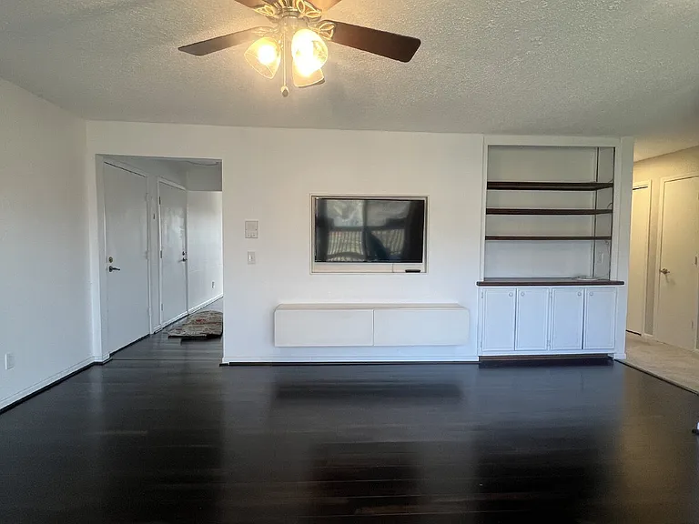 9309 Sandler Dr #5 — Photo 15
