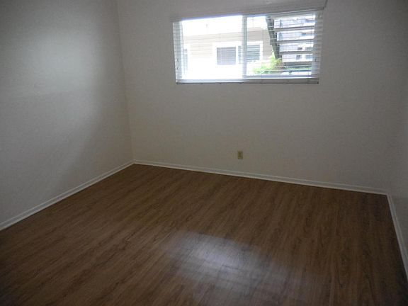 2nd image of 807 Embarcadero Del Norte APT 9