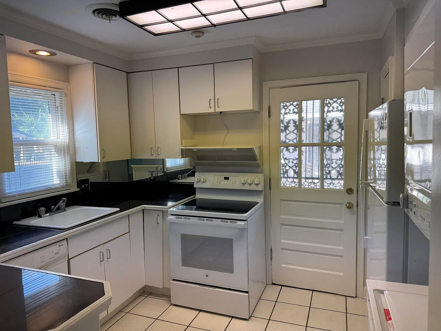 2 bed, 1.0 bath, 941 sqft, $1,450 — Photo 4