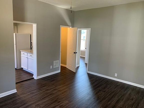 4th image of 849 S 11th St
