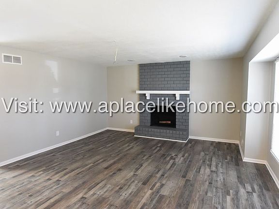 3rd image of 509 SW Elwood Dr