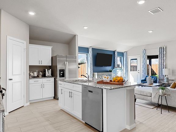 4th image of 1936 Legacy Dr