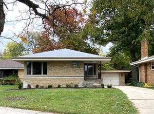 6055 N Kostner Ave, Chicago, IL 60646