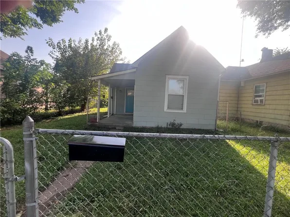 6401 Sherman St, Saint Joseph, MO 64504