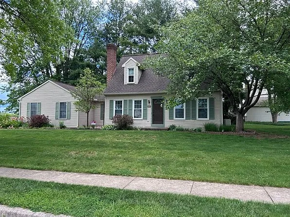 2095 Locust Ln, Hummelstown, PA 17036