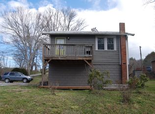 19 Friendly Farm Rd, Penrose, NC 28766