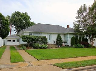 3682 Woodbridge Ln N, Wantagh, NY 11793