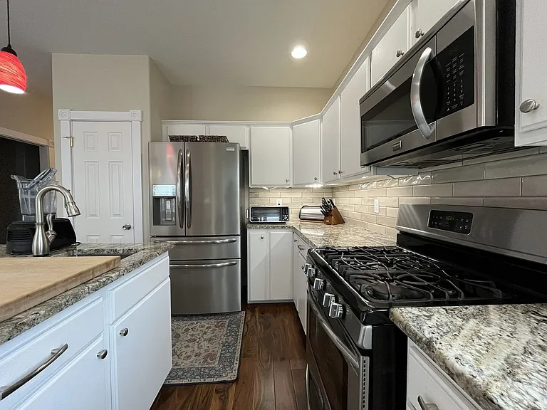 14199 SW Tewkesbury Dr — Photo 7