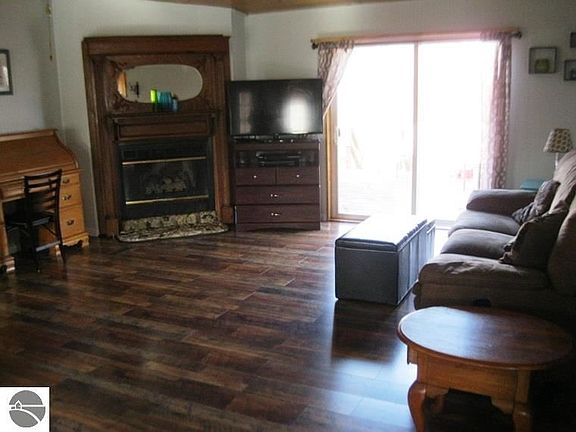 2nd image of 4049 County Road 612 NE