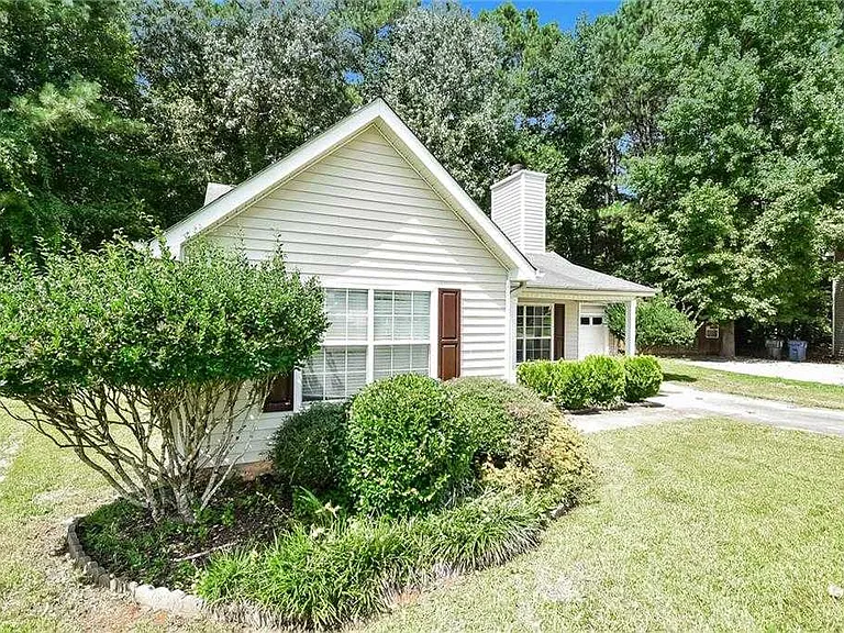 8141 Hynds Springs Ln — Photo 3