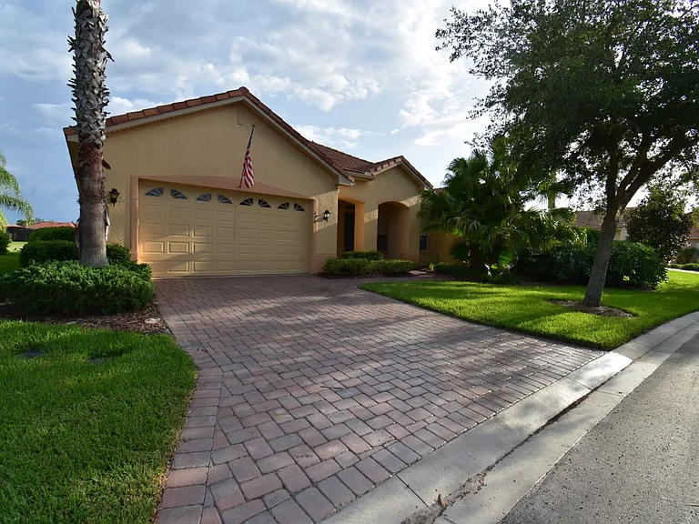 636 Volterra Blvd — Photo 3