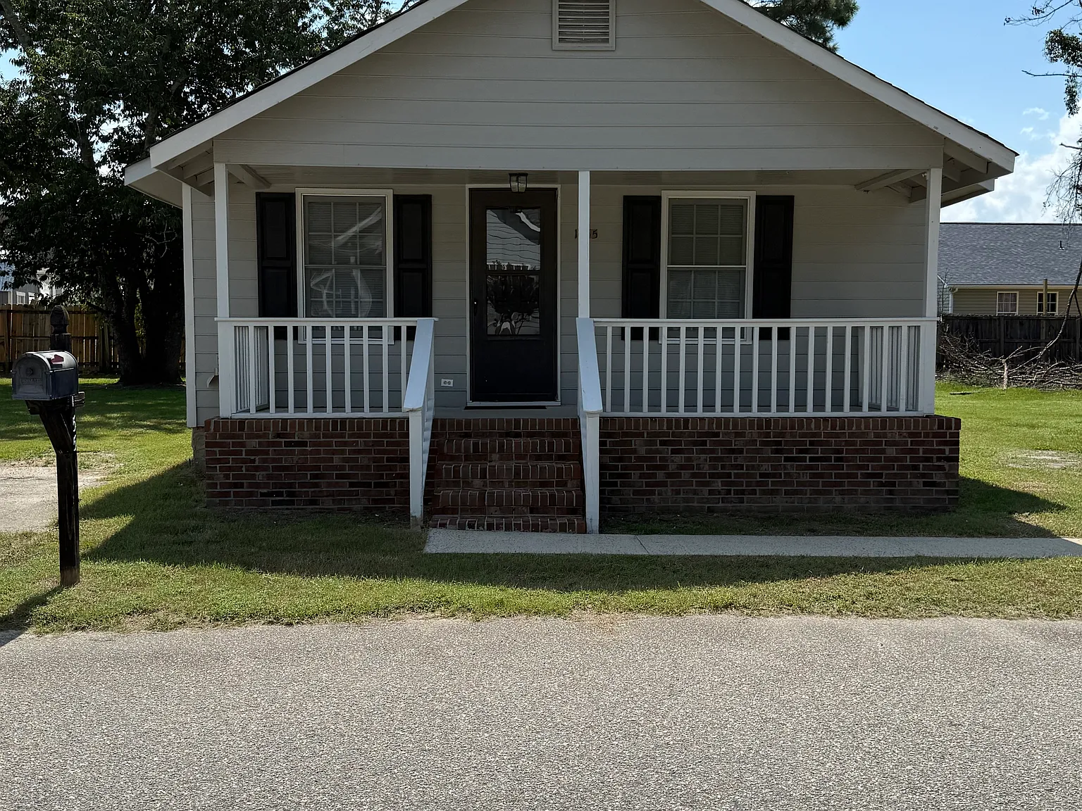 2 bed, 900 sqft, $1,200 — Photo 1