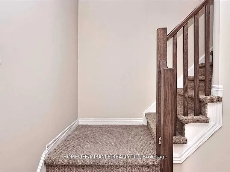 11 Sandybay Ave — Photo 11