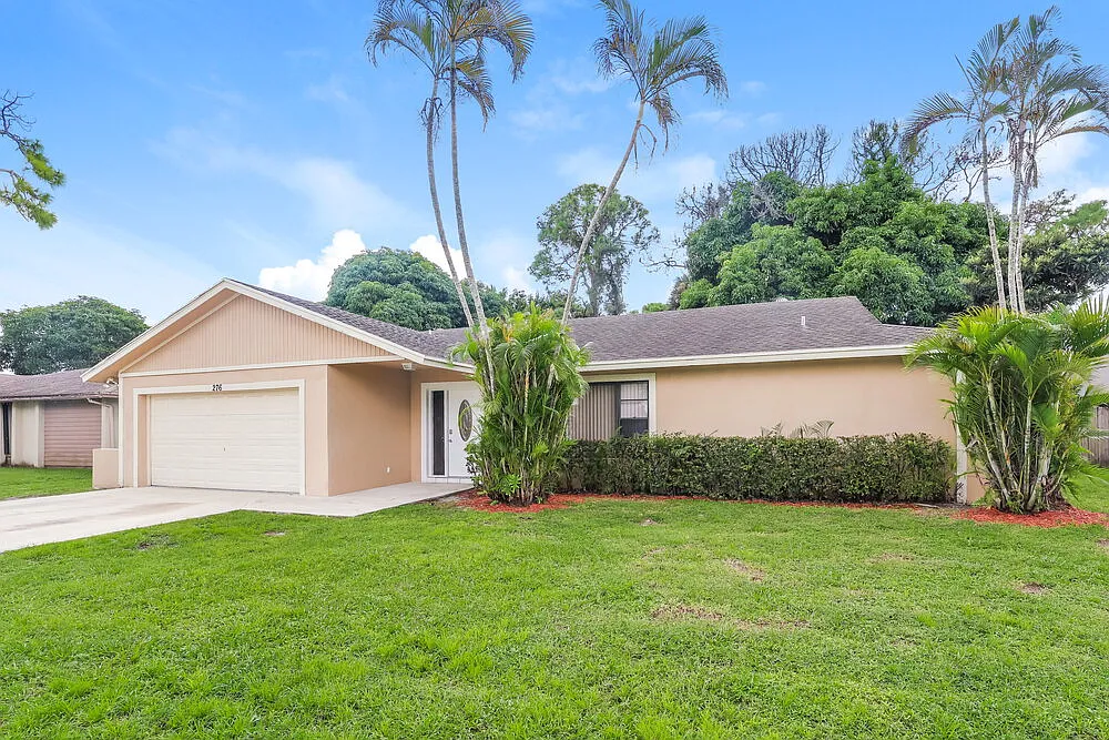 3 bed, 2.0 bath, 1667 sqft, $2,855 — Photo 3