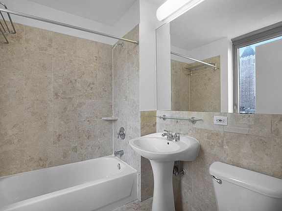 3rd image of 360 W 43rd St APT S18d