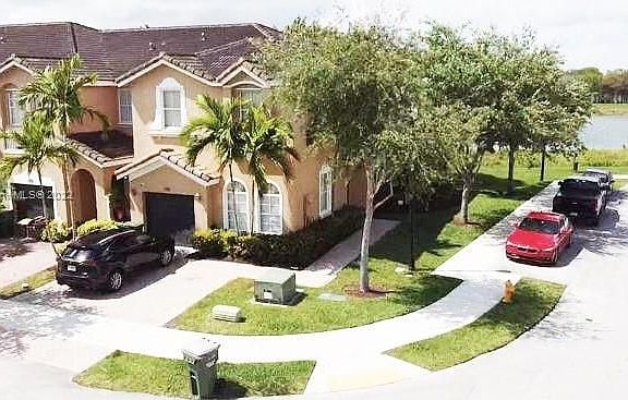 4th image of 2417 SE 14th St #2417