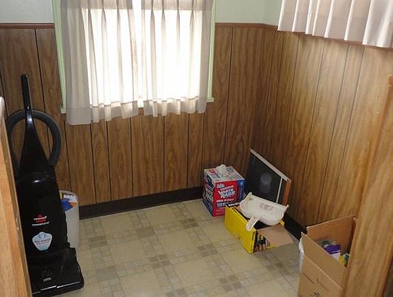 5th image of 3103 Searsdale Ave