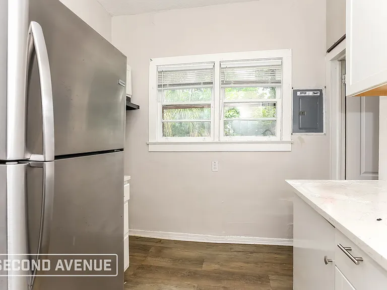 3403 Phoenix Ave — Photo 6