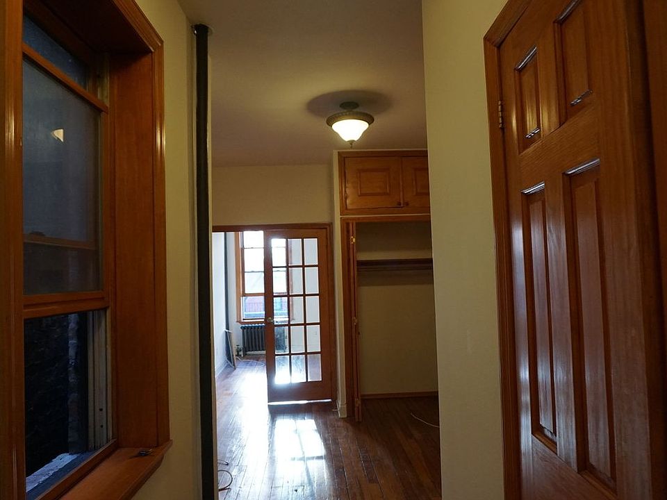 1st image of 114 E 7th St APT 10