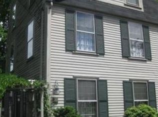 39 Pleasant St, Marblehead, MA 01945