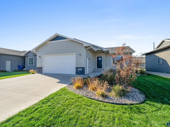 5409 S Whisper Cove Trl, Sioux Falls, SD 57108