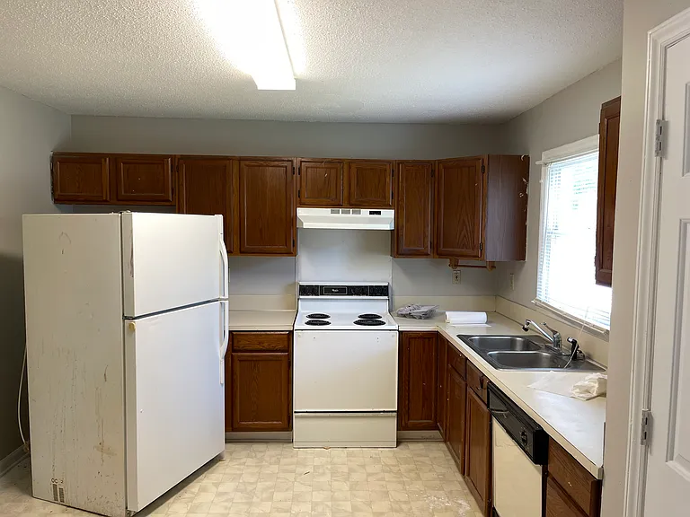 1016 Martin Luther King Ave — Photo 2