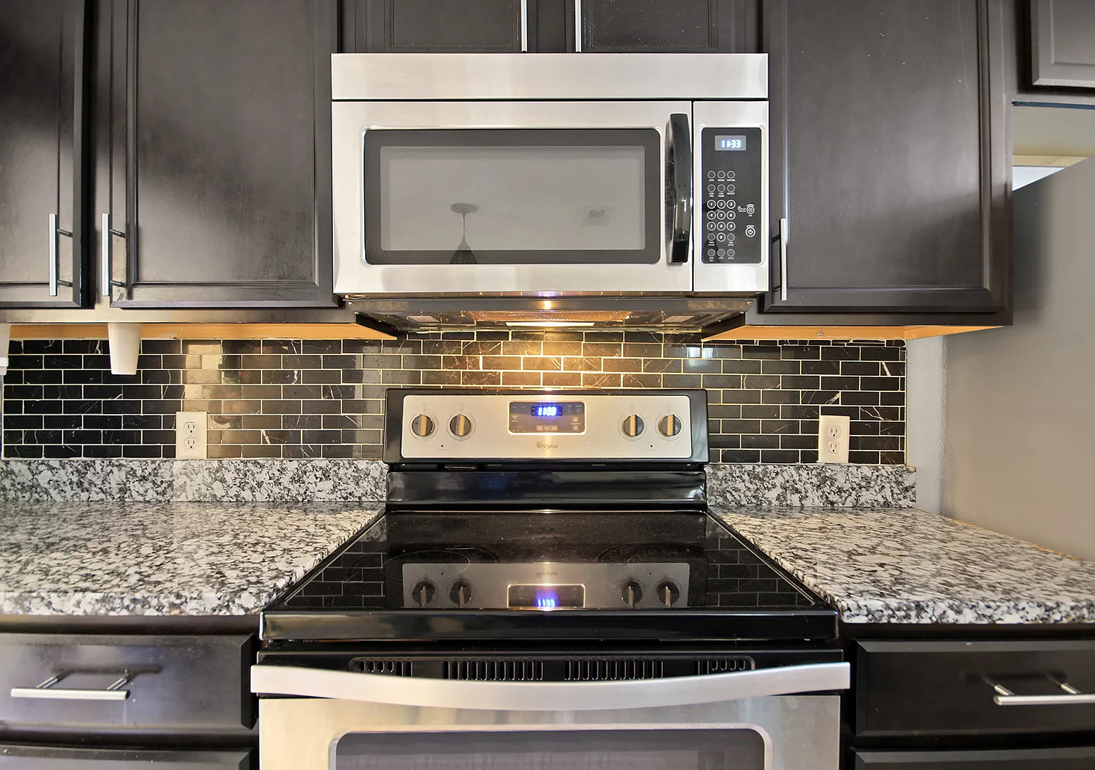 2 bed, 1000 sqft, $1,295 — Photo 1