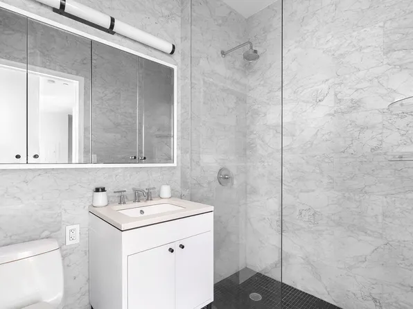 184 Kent Avenue image 4 of 16