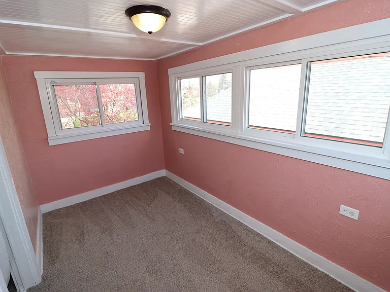 120 S Court St — Photo 41