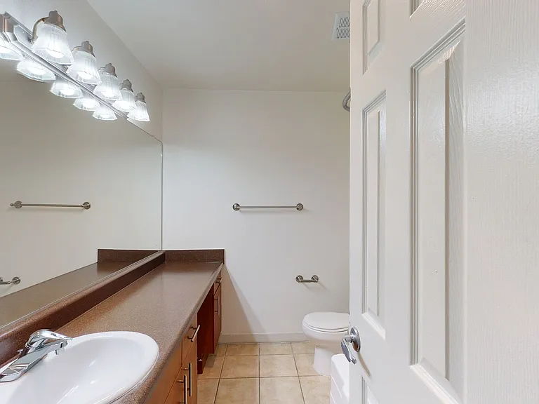 Eight 80 Newport Beach — Photo 144