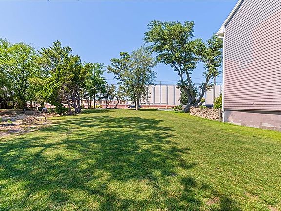 5th image of 1459 Bayville St