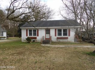 313 Armstrong Ave, New Bern, NC 28560