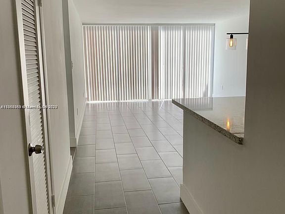 4th image of 18031 Biscayne Blvd APT 203