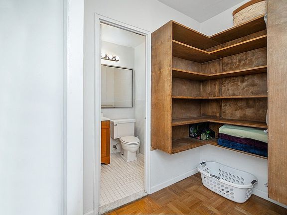 4th image of 118 E 60th St APT 5D